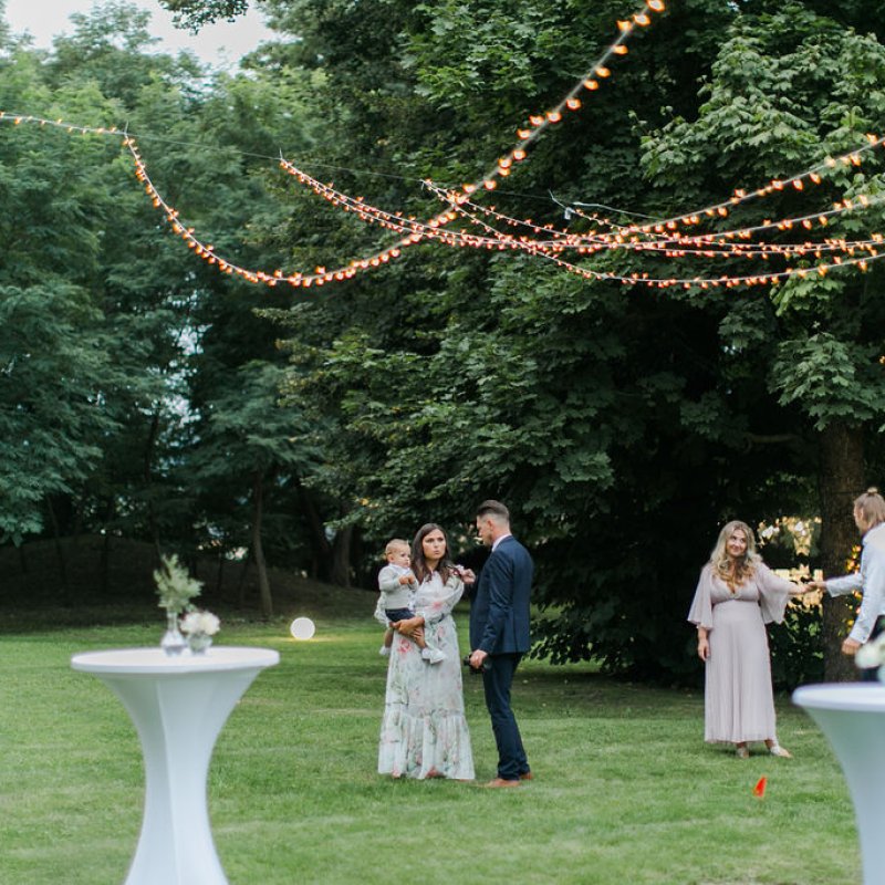 wedding-hostess-under-the-holy-sky-castles-villabork